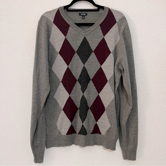 Men’s Argyle Print Sweater - Picture 1 of 2